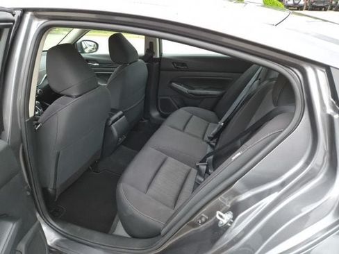 Used 2024 Nissan Altima 2.5 SV w/ SV Premium Package FWD image 14