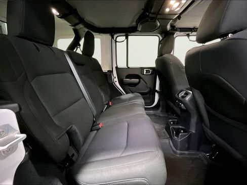 Used 2022 Jeep Wrangler Unlimited Sport image 25
