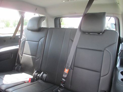 Used 2018 GMC Yukon XL SLT w/ Open Road Package AWD/4WD image 24