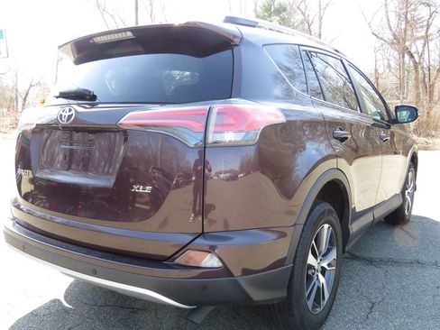 Used 2016 Toyota RAV4 XLE w/ Convenience Package image 5