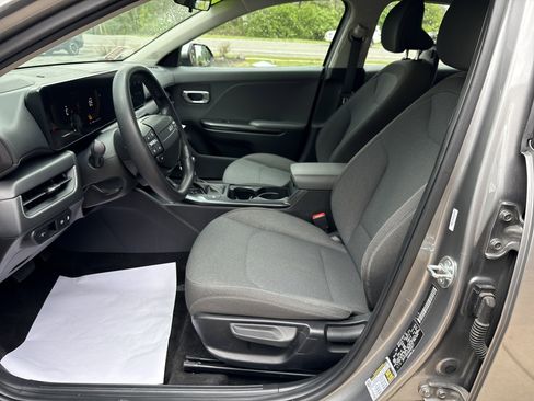 Used 2025 Kia K4 FWD image 12