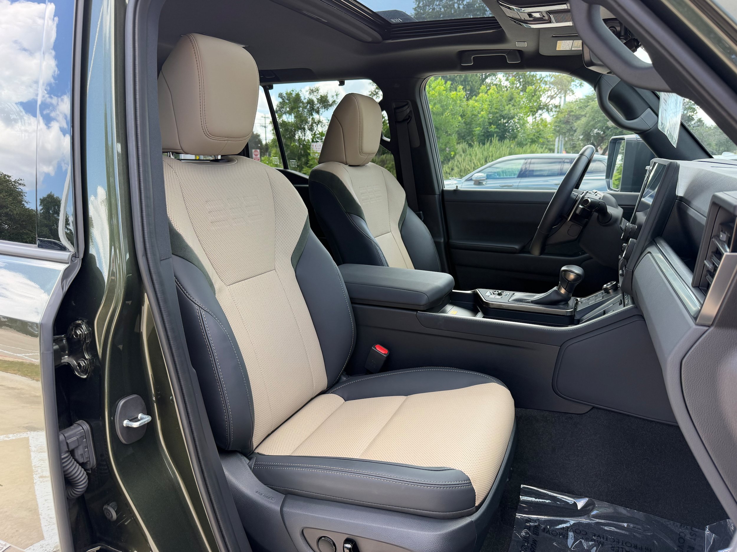 Used 2024 Lexus GX 550 AWD/4WD image 10