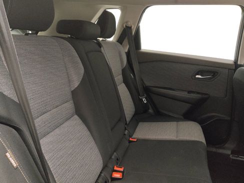 Used 2023 Nissan Rogue SV image 19