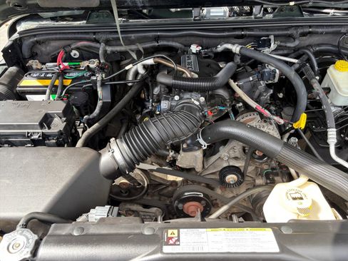 Used 2010 Jeep Wrangler Sahara AWD/4WD image 27