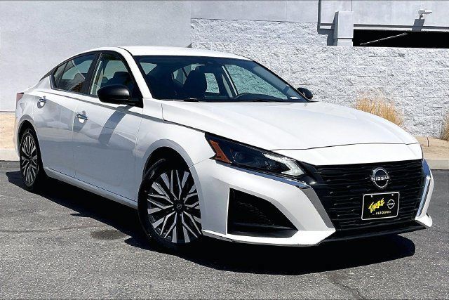Certified 2024 Nissan Altima 2.5 SV FWD image 12