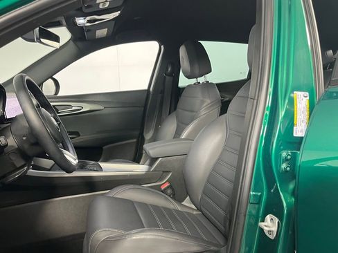 Used 2025 Alfa Romeo Tonale w/ Premium Package image 20