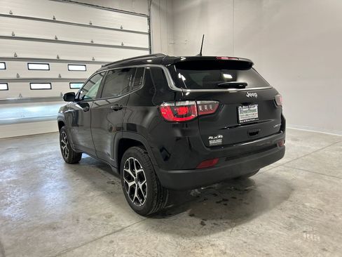 New 2026 Jeep Compass Limited w/ Sun, Sound & Navigation Group image 8