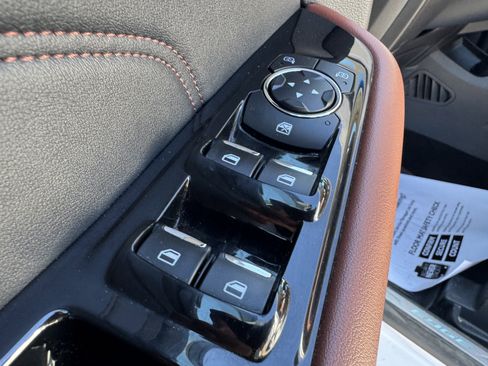 Used 2018 Ford Edge Titanium w/ Equipment Group 302A image 10