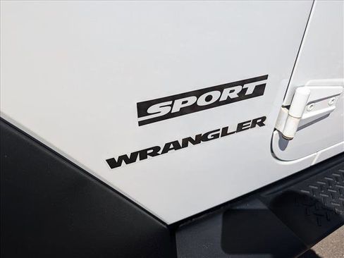 Used 2017 Jeep Wrangler Sport S w/ Quick Order Package 24S image 9