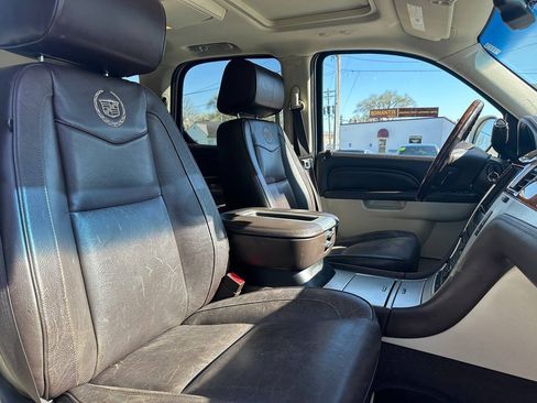 Used 2014 Cadillac Escalade Platinum AWD/4WD image 35