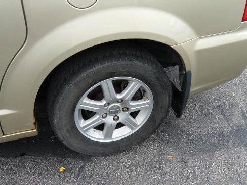 Used 2010 Chrysler Town & Country Limited w/ Entertainment Group #3 image 6