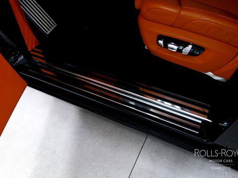 Used 2018 Rolls-Royce Phantom Sedan image 17