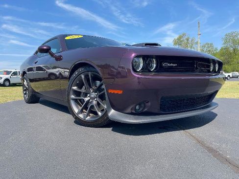 Used 2021 Dodge Challenger R/T Scat Pack w/ Shaker Package RWD image 3