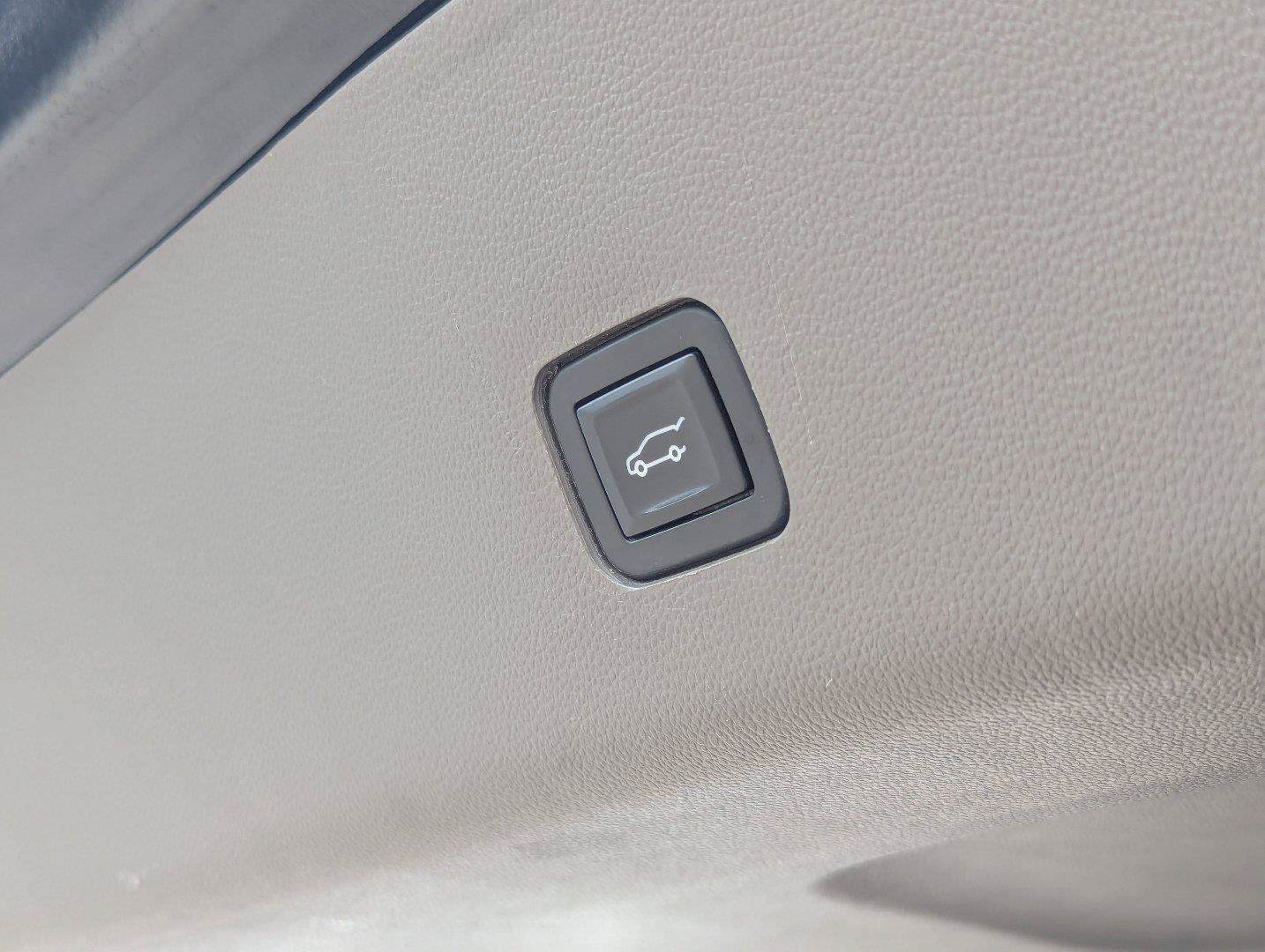 Used 2018 Chevrolet Traverse LT AWD/4WD image 32