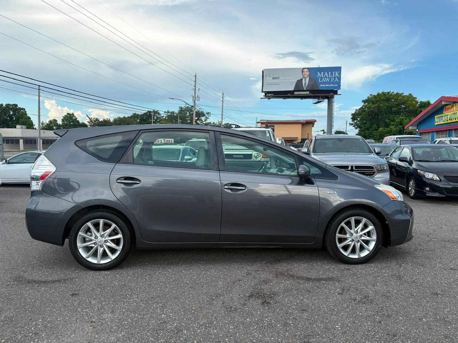 Used 2013 Toyota Prius V Five FWD image 4