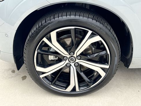 Certified 2024 Volvo XC60 B5 Ultimate w/ Protection Package Premier AWD/4WD image 12