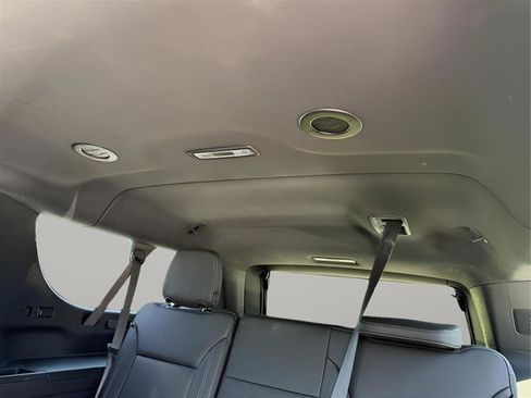 Used 2022 Chevrolet Suburban LT RWD image 30