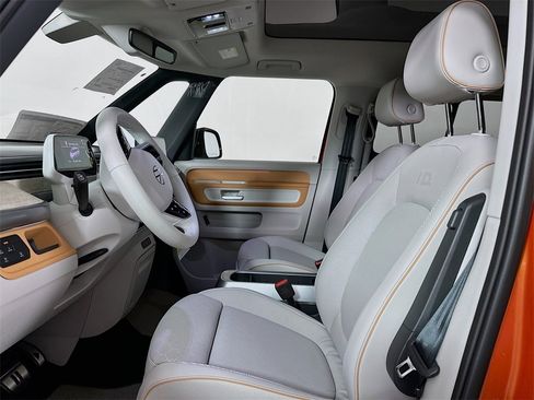 New 2025 Volkswagen ID. Buzz 1st Edition image 8