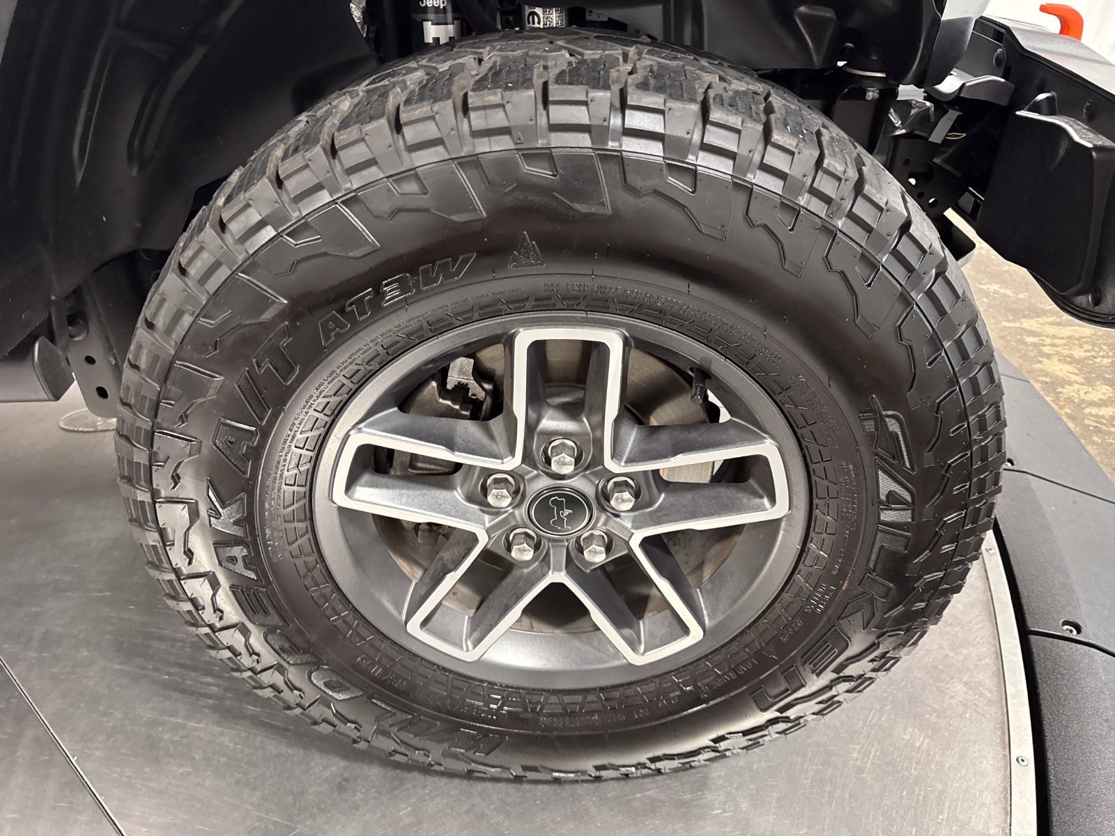 Used 2026 Jeep Gladiator Mojave AWD/4WD image 14