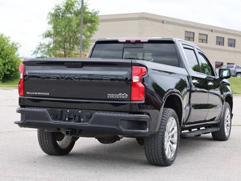 Used 2021 Chevrolet Silverado 1500 High Country w/ Technology Package AWD/4WD image 9