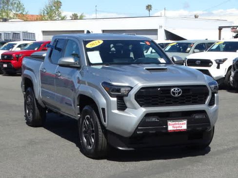 Used 2024 Toyota Tacoma TRD Sport image 2