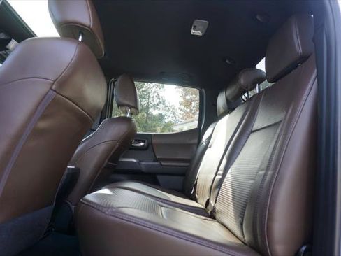 Used 2021 Toyota Tacoma Limited image 20