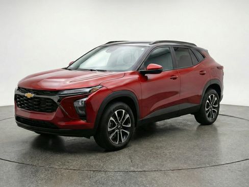 Used 2025 Chevrolet TrailBlazer LT image 3