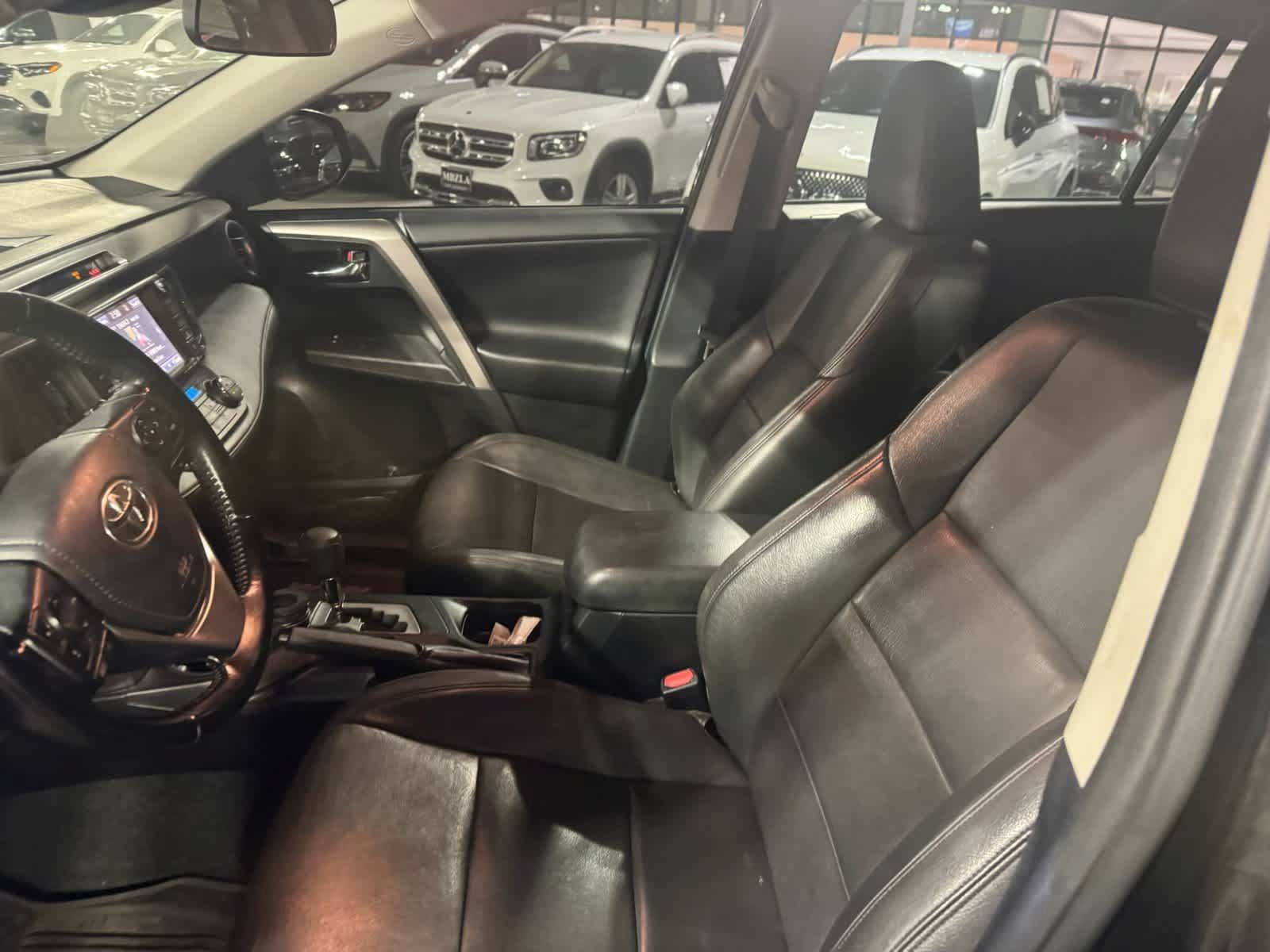 Used 2018 Toyota RAV4 XLE w/ Convenience Package AWD/4WD image 4