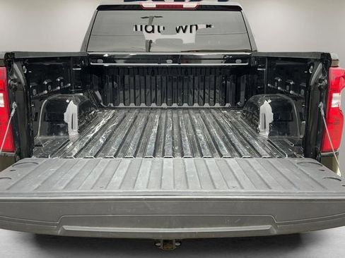 Used 2025 Chevrolet Silverado 1500 LT AWD/4WD image 11