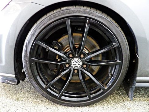 Used 2019 Volkswagen Golf R 4-Door AWD/4WD image 18