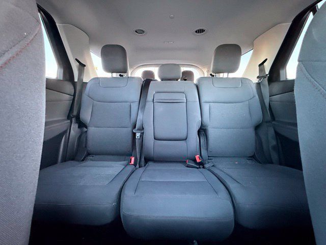 Used 2025 Ford Explorer Active RWD image 16