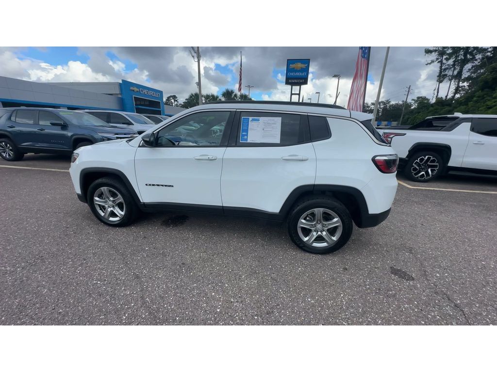 Used 2024 Jeep Compass Latitude AWD/4WD image 5
