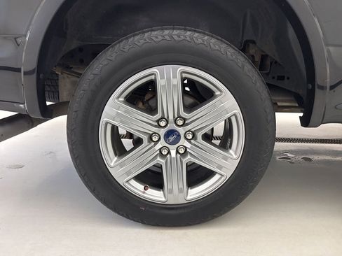 Used 2016 Ford F150 XLT w/ Equipment Group 302A Luxury AWD/4WD image 9