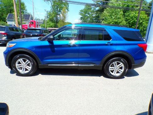 Certified 2021 Ford Explorer XLT w/ Equipment Group 202A AWD/4WD image 5