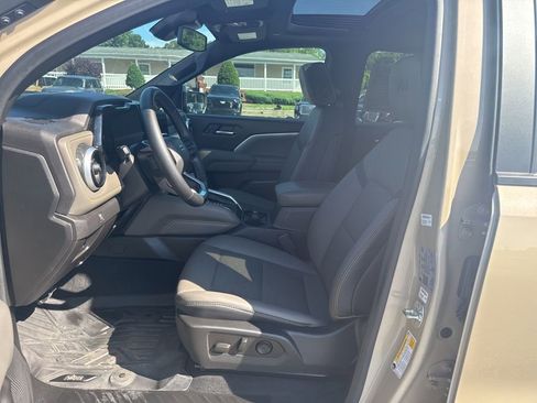 Used 2024 Chevrolet Colorado ZR2 w/ ZR2 Bison Edition AWD/4WD image 9