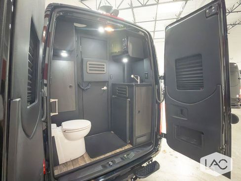 Used 2023 Mercedes-Benz Sprinter 2500 image 17