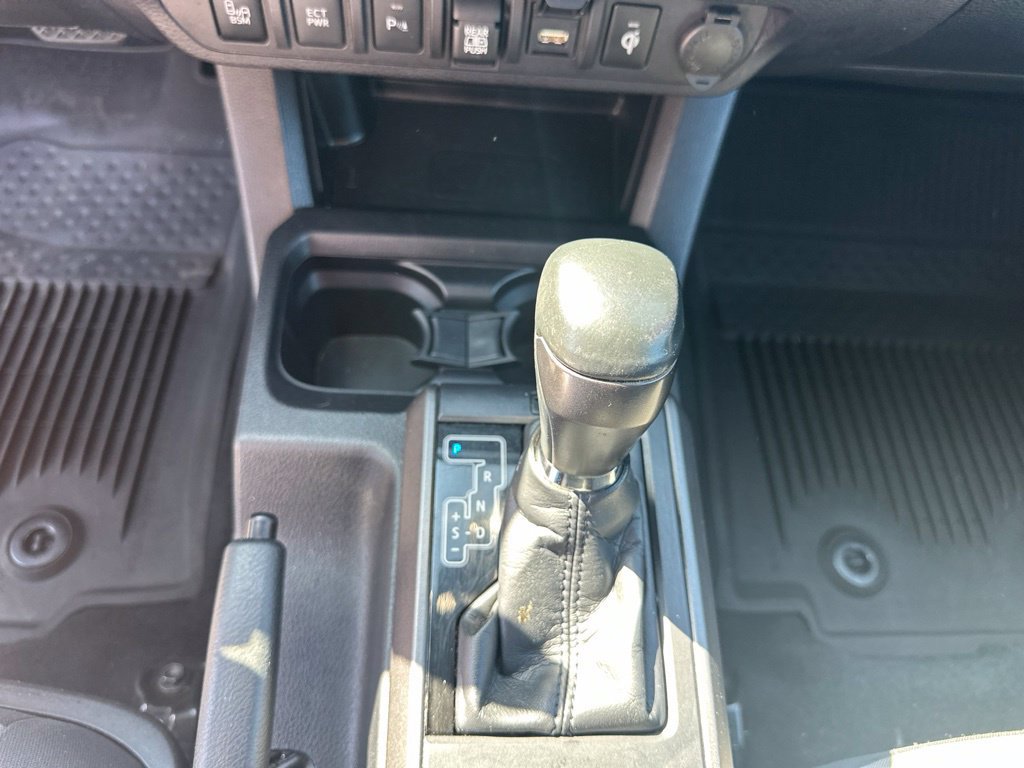 Used 2022 Toyota Tacoma TRD Sport w/ Technology Package RWD image 30
