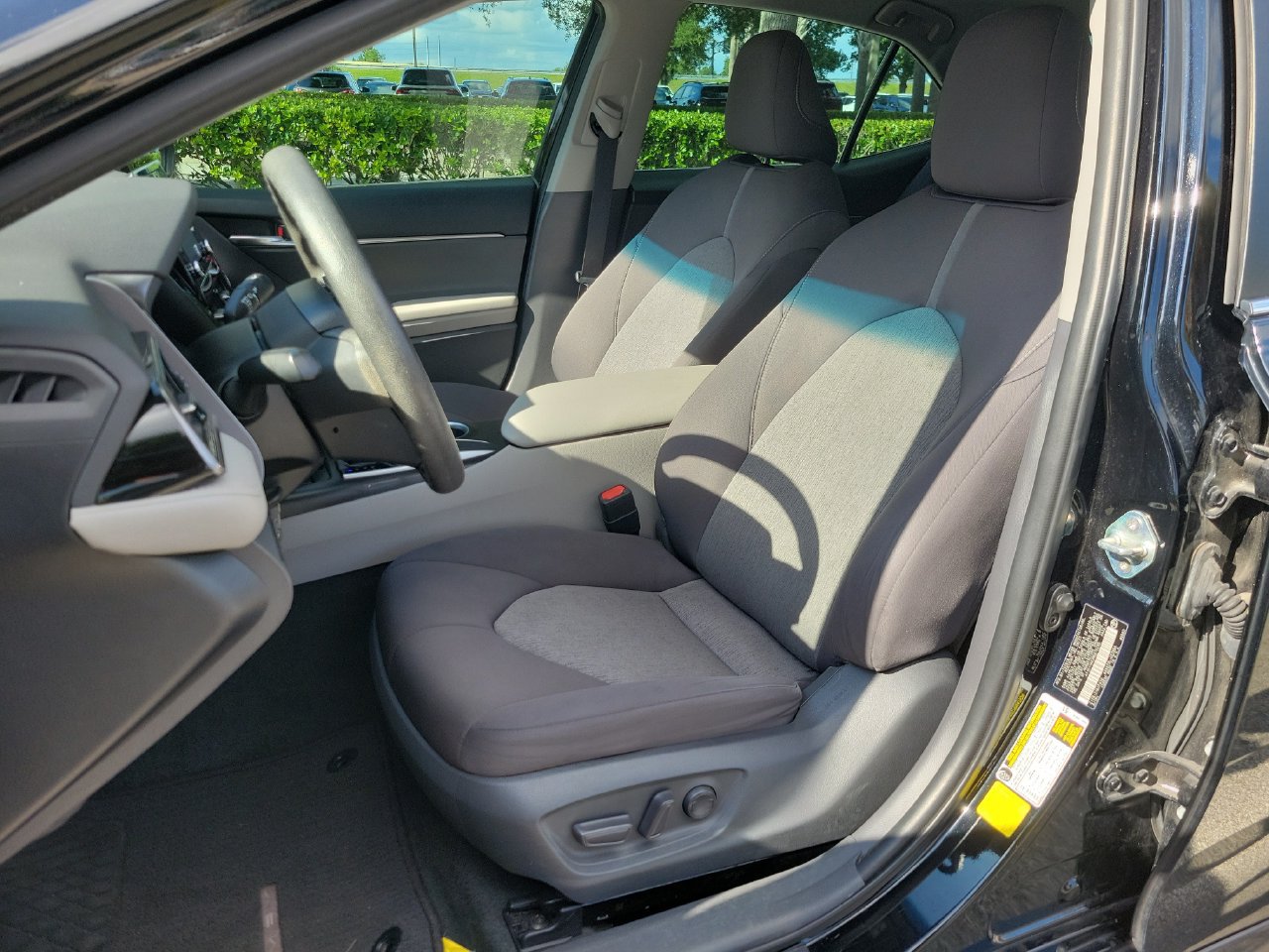 Used 2021 Toyota Camry LE FWD image 16