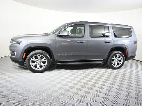 Used 2022 Jeep Wagoneer Series II AWD/4WD image 2