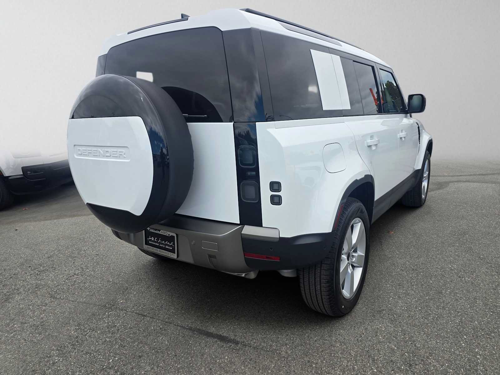 New 2026 Land Rover Defender 110 S AWD/4WD image 5