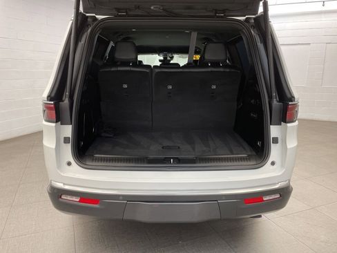 Used 2022 Jeep Wagoneer Series III image 25