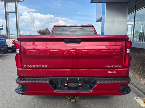 Used 2019 Chevrolet Silverado 1500 Custom w/ Custom Value Package AWD/4WD image 7