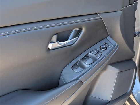 Certified 2022 Nissan Sentra SV image 16