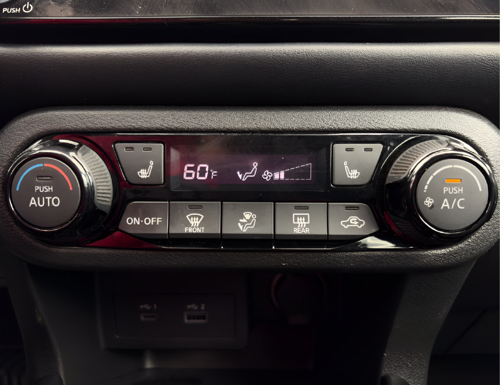 Certified 2024 Nissan Kicks SR w/ SR Premium Package FWD image 28
