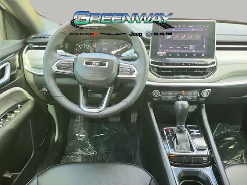 Used 2024 Jeep Compass Limited AWD/4WD image 9