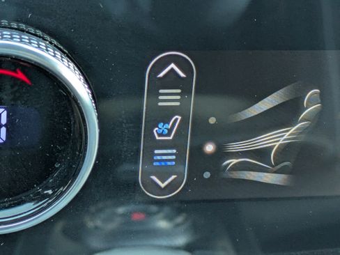 Certified 2022 Genesis GV70 3.5T Sport w/ Sport Prestige Package AWD/4WD image 25