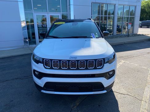 Used 2025 Jeep Compass Limited AWD/4WD image 8