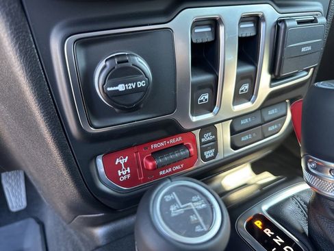 New 2026 Jeep Wrangler Rubicon AWD/4WD image 33