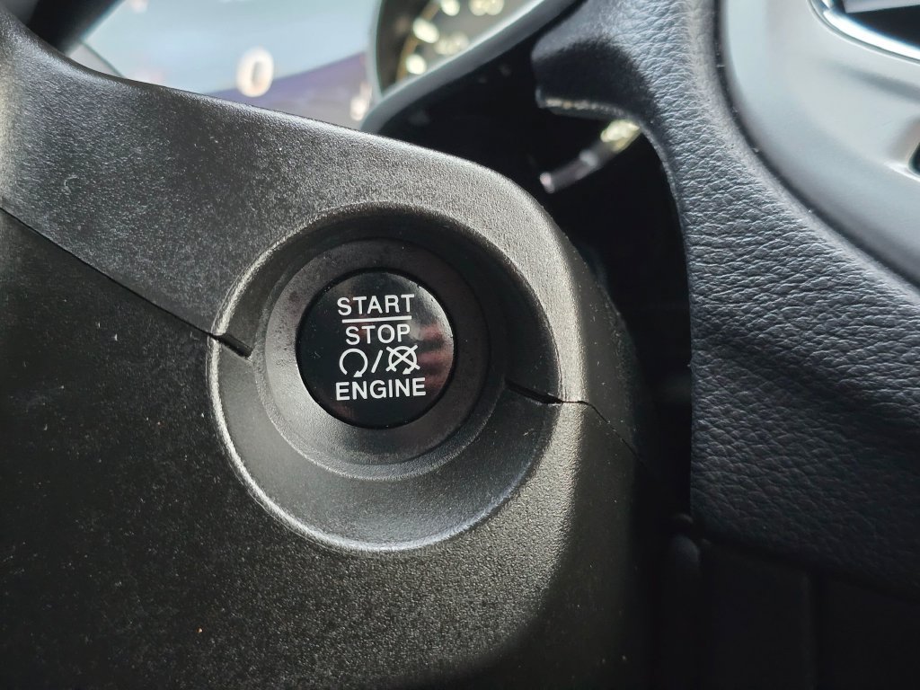 Used 2018 Jeep Compass Latitude w/ Popular Equipment Group FWD image 27