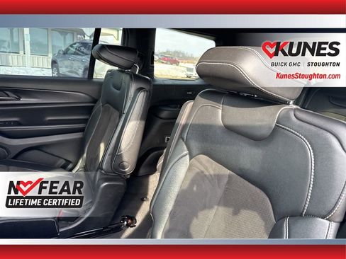 Used 2023 Jeep Grand Cherokee L Laredo image 35
